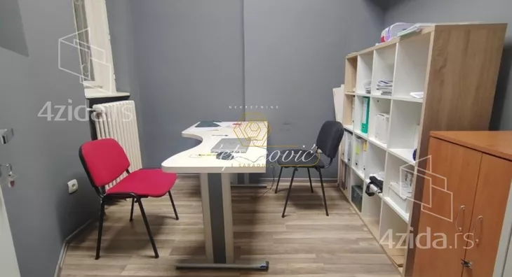 Sedmosoban stan | 4zida