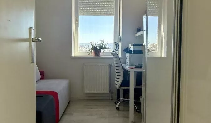 Četvoroiposoban stan | 4zida