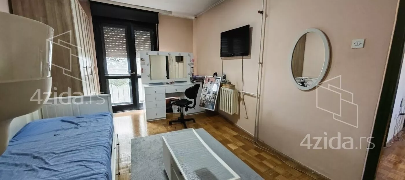Četvoroiposoban stan | 4zida
