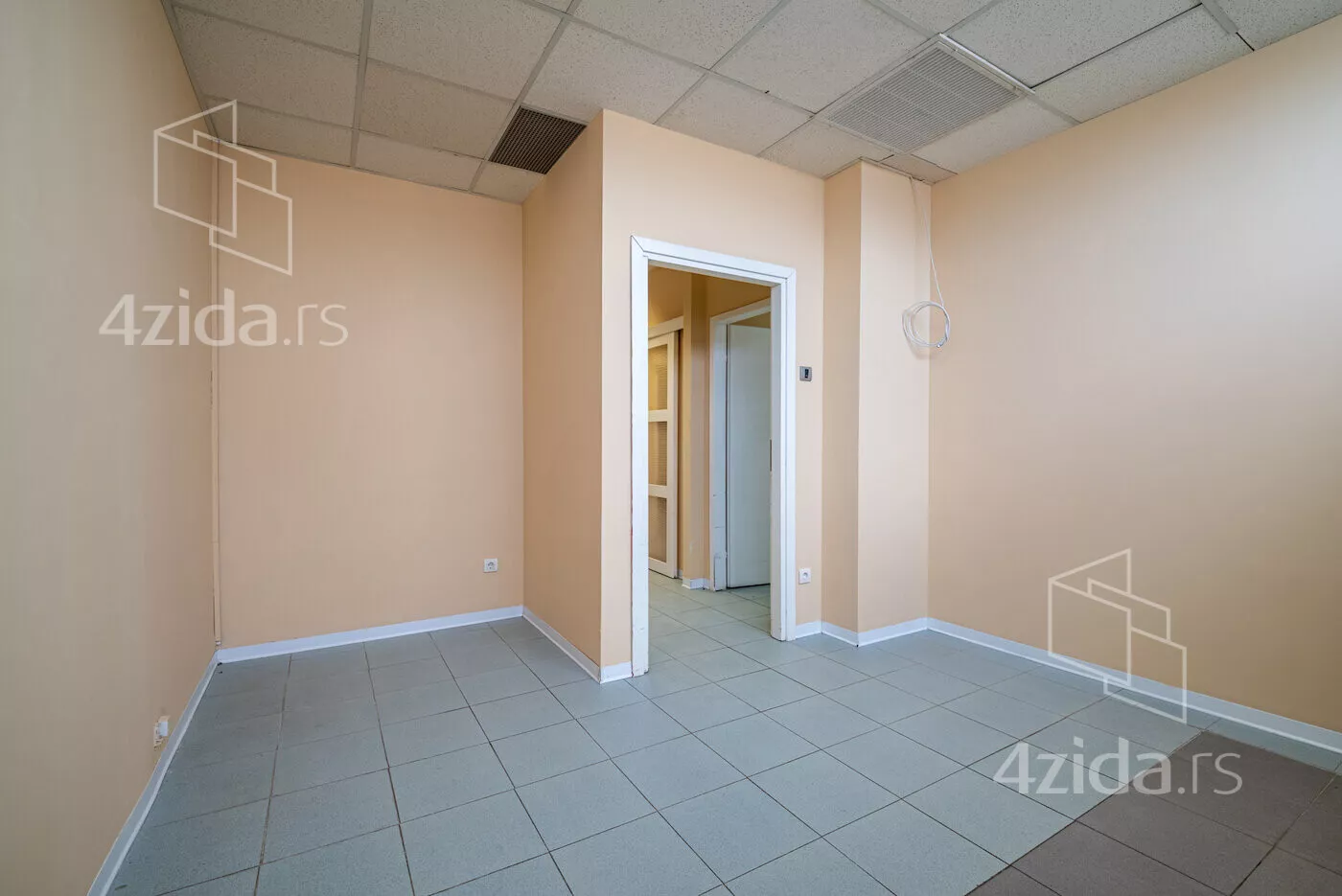 Poslovna zgrada | 4zida