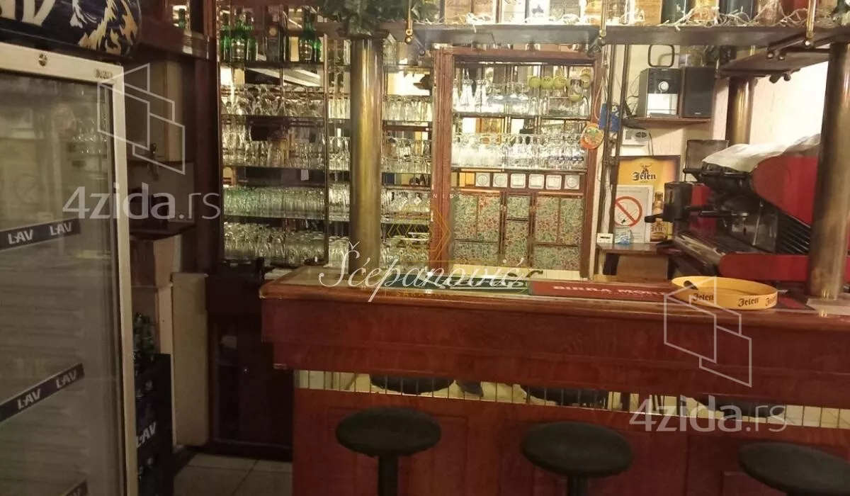 Poslovna zgrada | 4zida