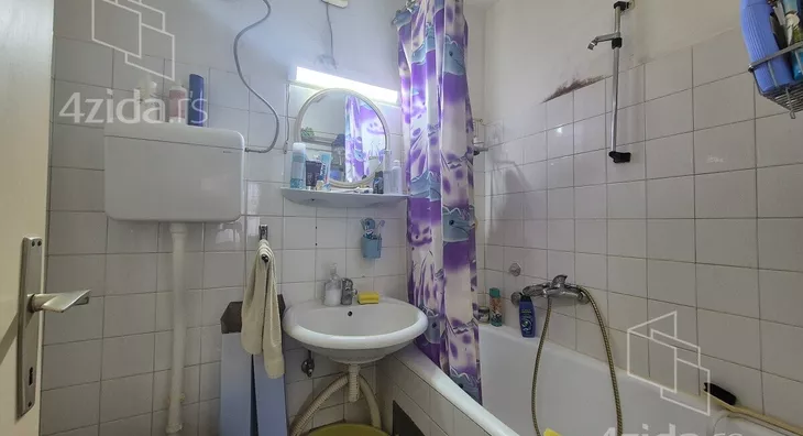 Četvoroiposoban stan | 4zida