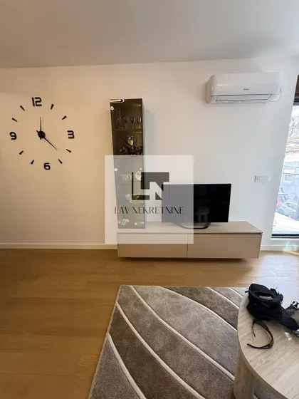 Vukov Spomenik | 4zida.rs