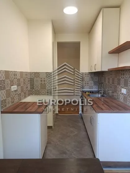 Vukov Spomenik | 4zida.rs