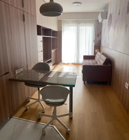 Pavla Papa | 4zida.rs