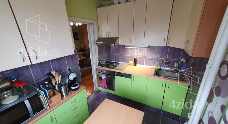 Troiposoban stan | 4zida