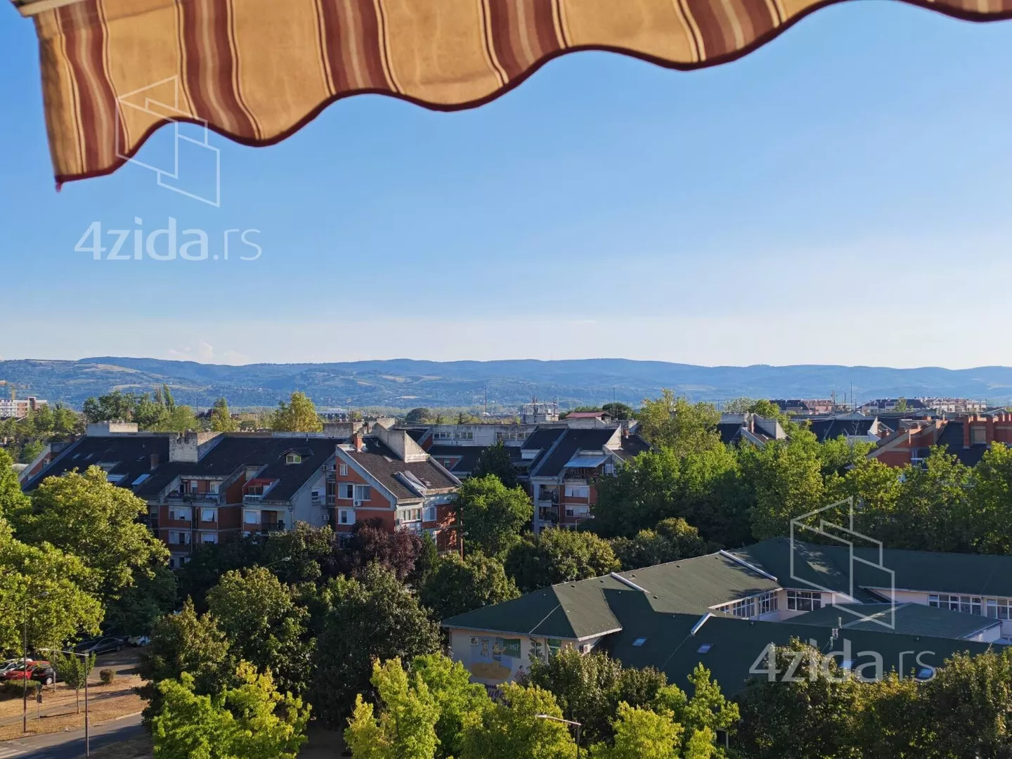 Troiposoban stan | 4zida