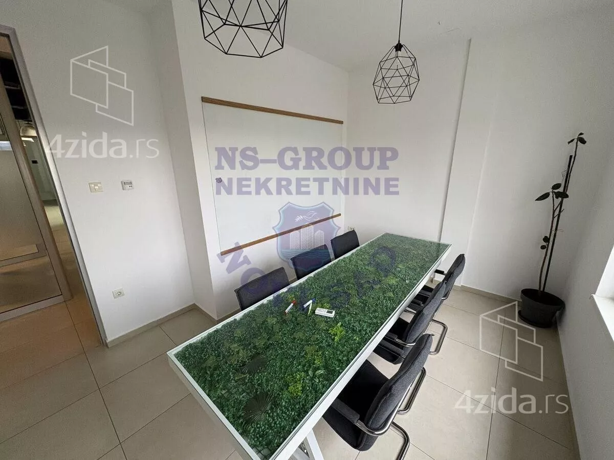 Poslovni prostor | 4zida