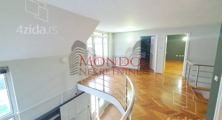 Poslovna zgrada | 4zida