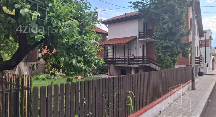 3-etažna kuća | 4zida