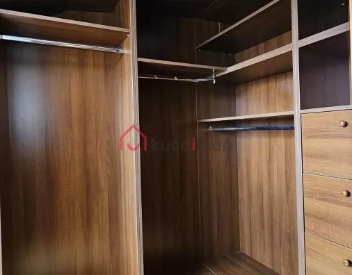 Sedmosoban stan | 4zida