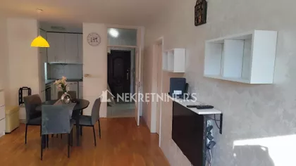 Ugrinovački put | 4zida.rs