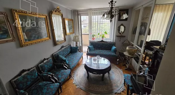 Troiposoban stan | 4zida