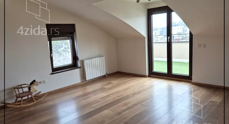 Petosoban stan | 4zida