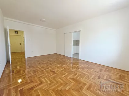 Bulevar Patrijarha Pavla (Somborski Bulevar) | 4zida.rs