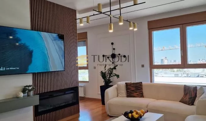 Petosoban stan | 4zida