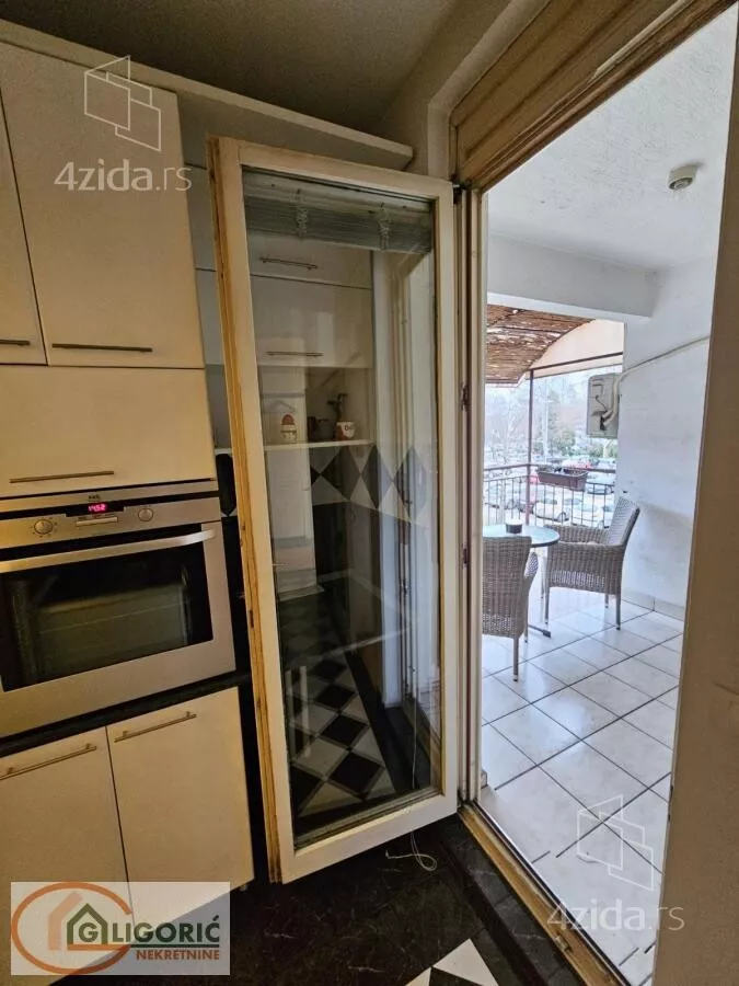 Troiposoban stan | 4zida