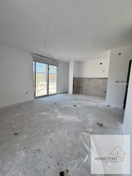 Stari Banovci | 4zida.rs