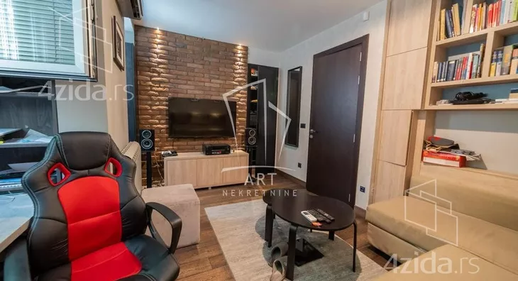 Petosoban stan | 4zida