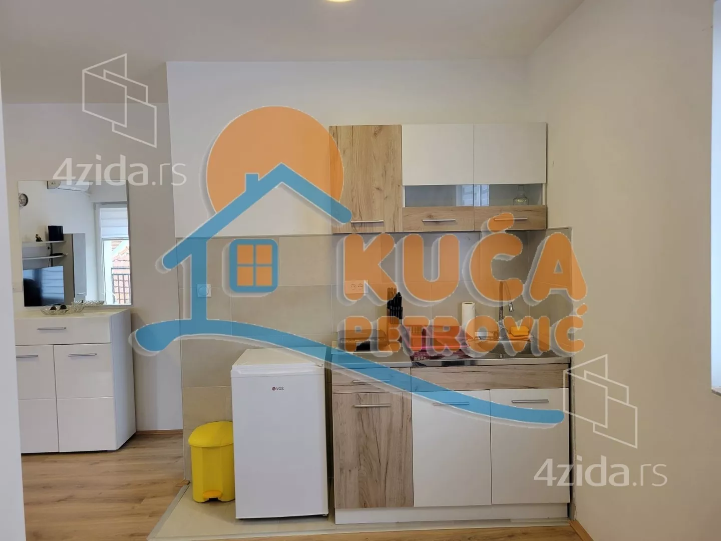 Jednoiposoban stan | 4zida