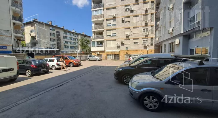 Poslovni prostor | 4zida