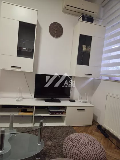 Valentina Vodnika | 4zida.rs