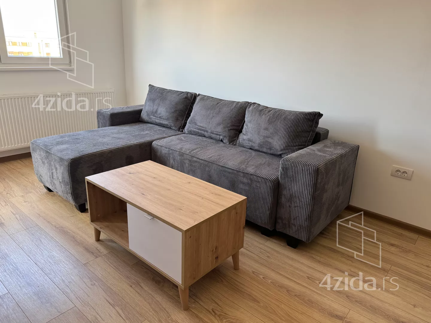 Jednoiposoban stan | 4zida