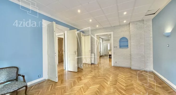 Četvoroiposoban stan | 4zida