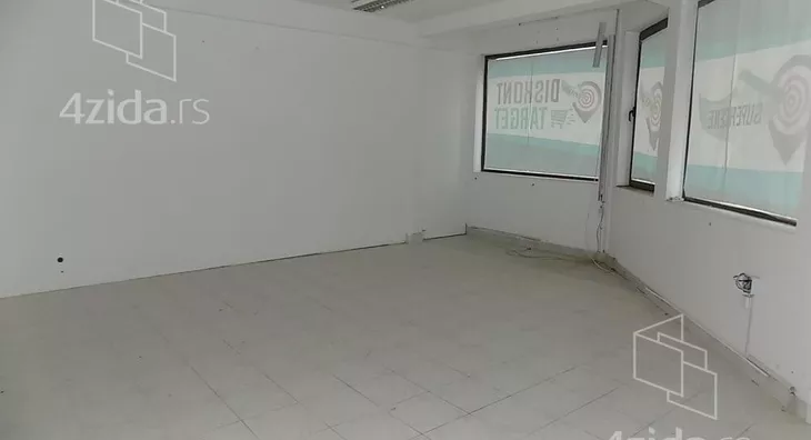 Poslovna zgrada | 4zida