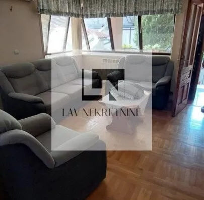 Šestosoban stan | 4zida