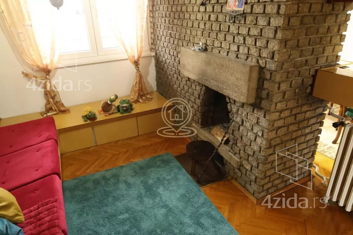 Petosoban stan | 4zida