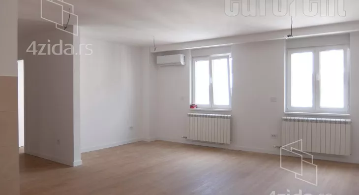 Četvoroiposoban stan | 4zida