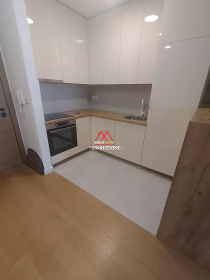 Heroja Pinkija | 4zida.rs