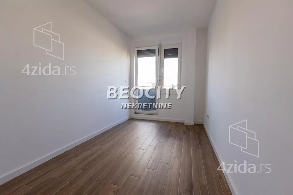 Četvoroiposoban stan | 4zida