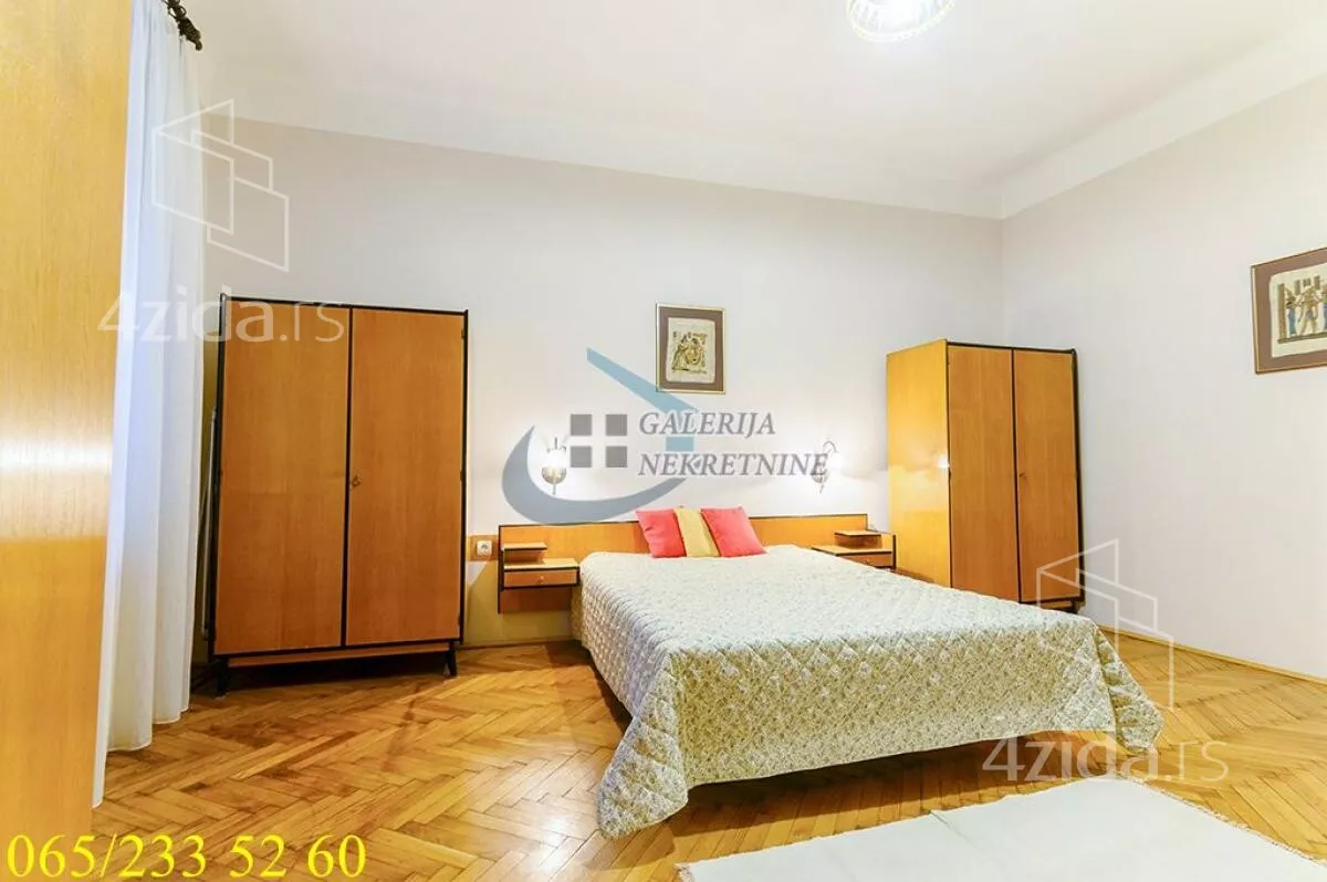 Četvoroiposoban stan | 4zida