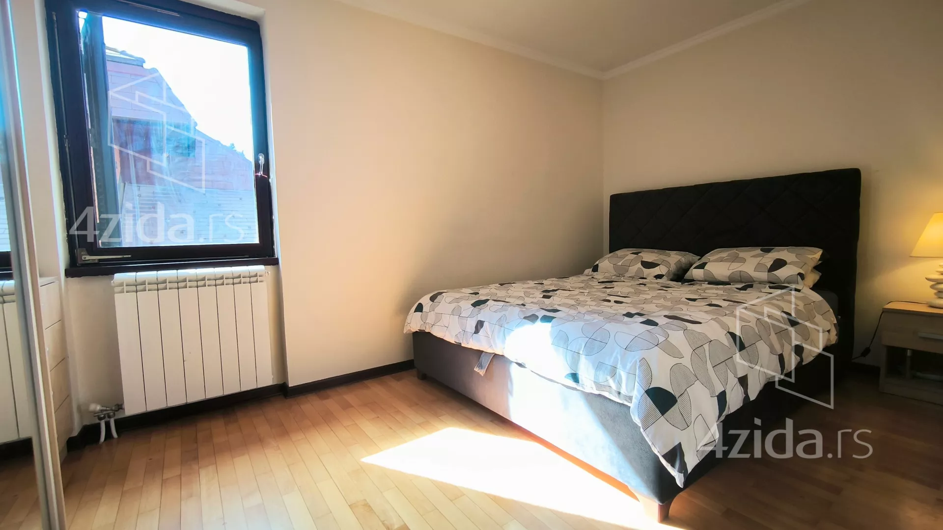 Petosoban stan | 4zida