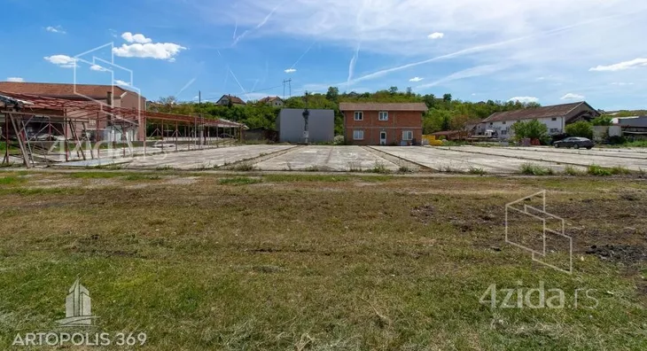 Poslovna zgrada | 4zida