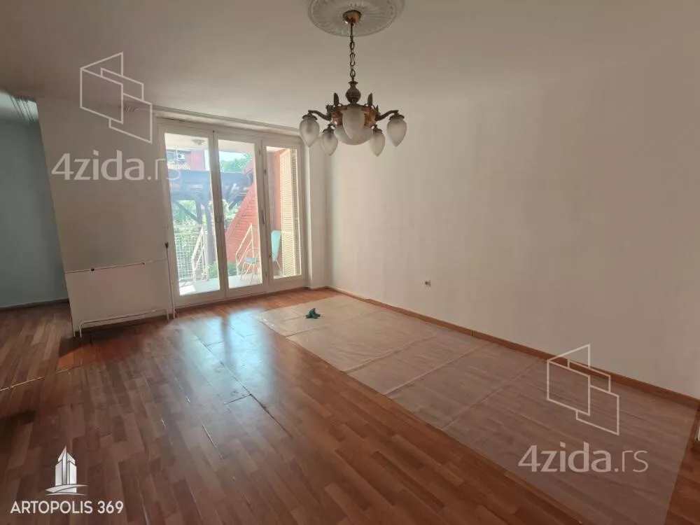 5-etažna kuća | 4zida