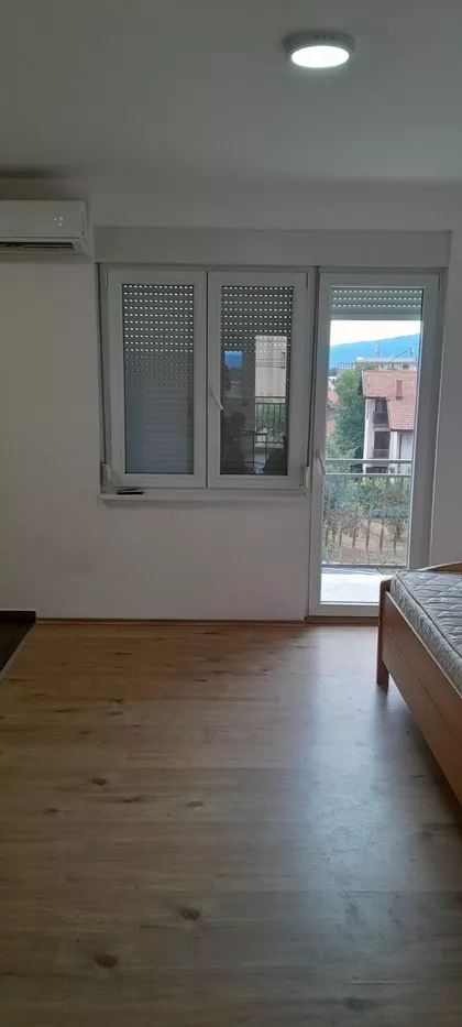 Popinski Borci 15 | 4zida.rs