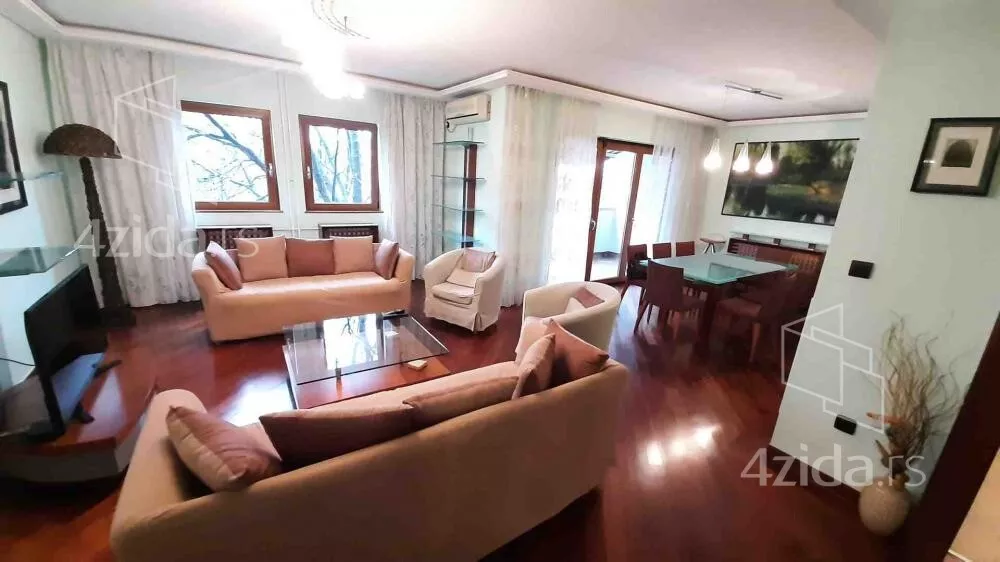 Petosoban stan | 4zida