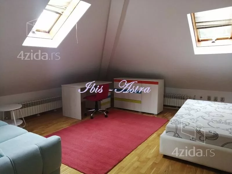 Četvoroiposoban stan | 4zida