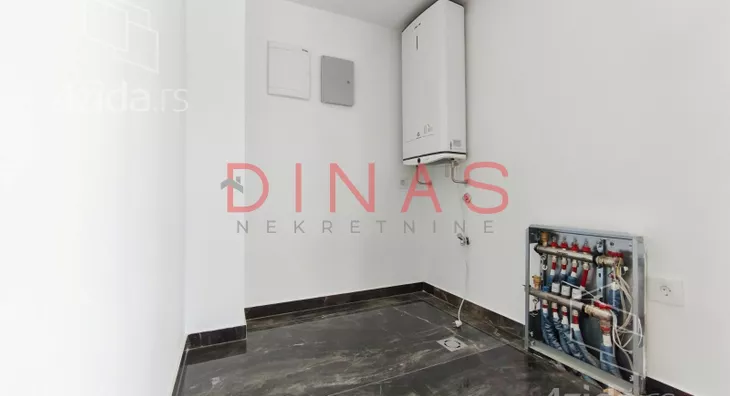 Četvoroiposoban stan | 4zida