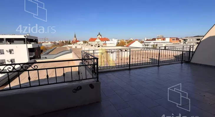 Šestosoban stan | 4zida