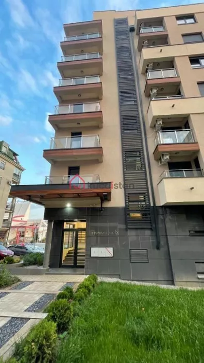 Crveni Krst Vračar | 4zida.rs