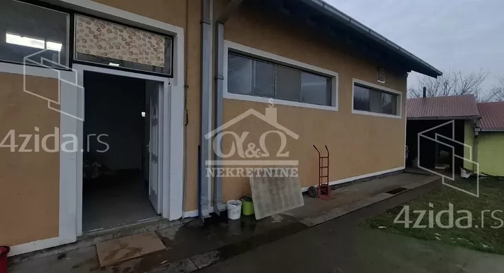 Poslovna zgrada | 4zida