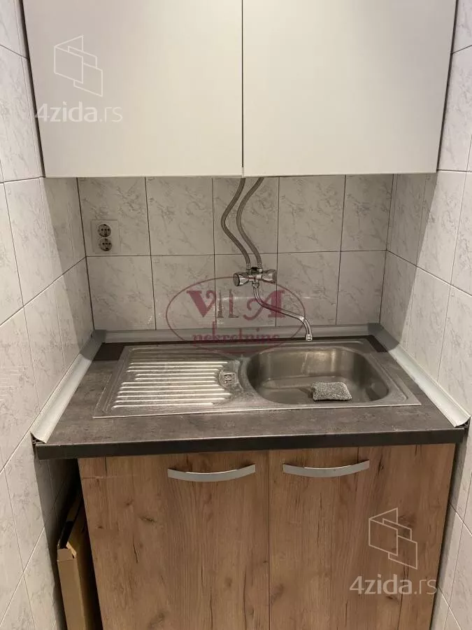 Lokal | 4zida
