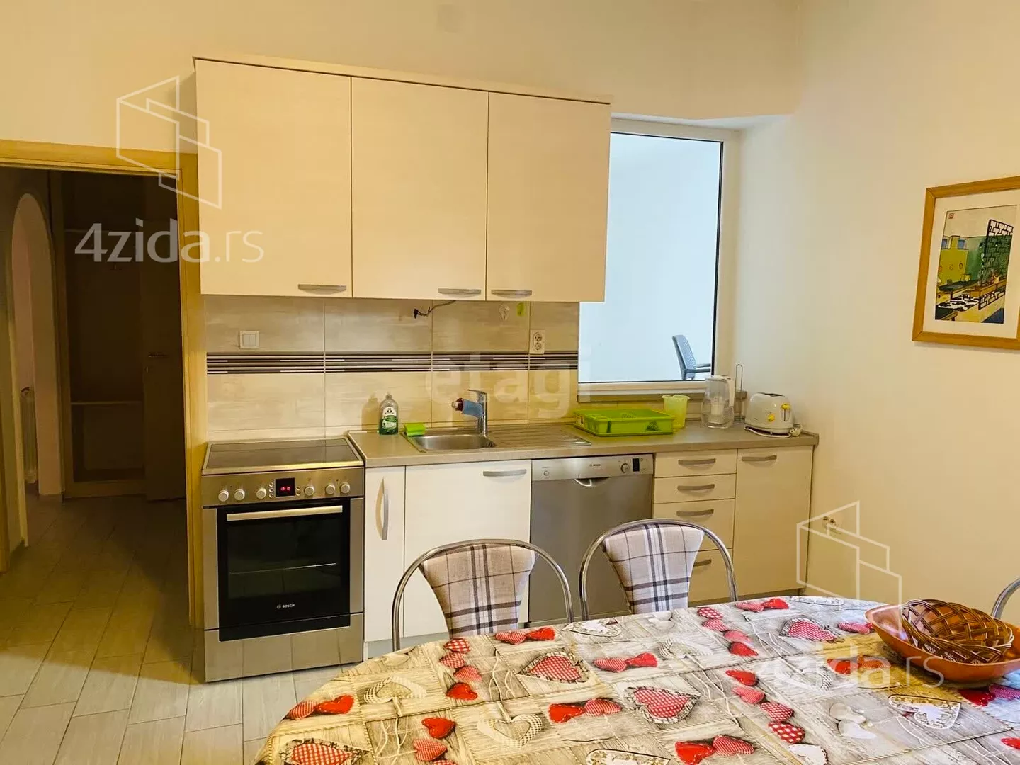 Troiposoban stan | 4zida