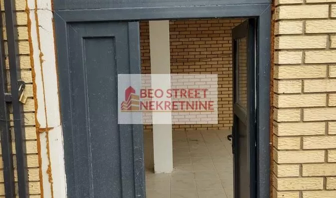 Poslovna zgrada | 4zida