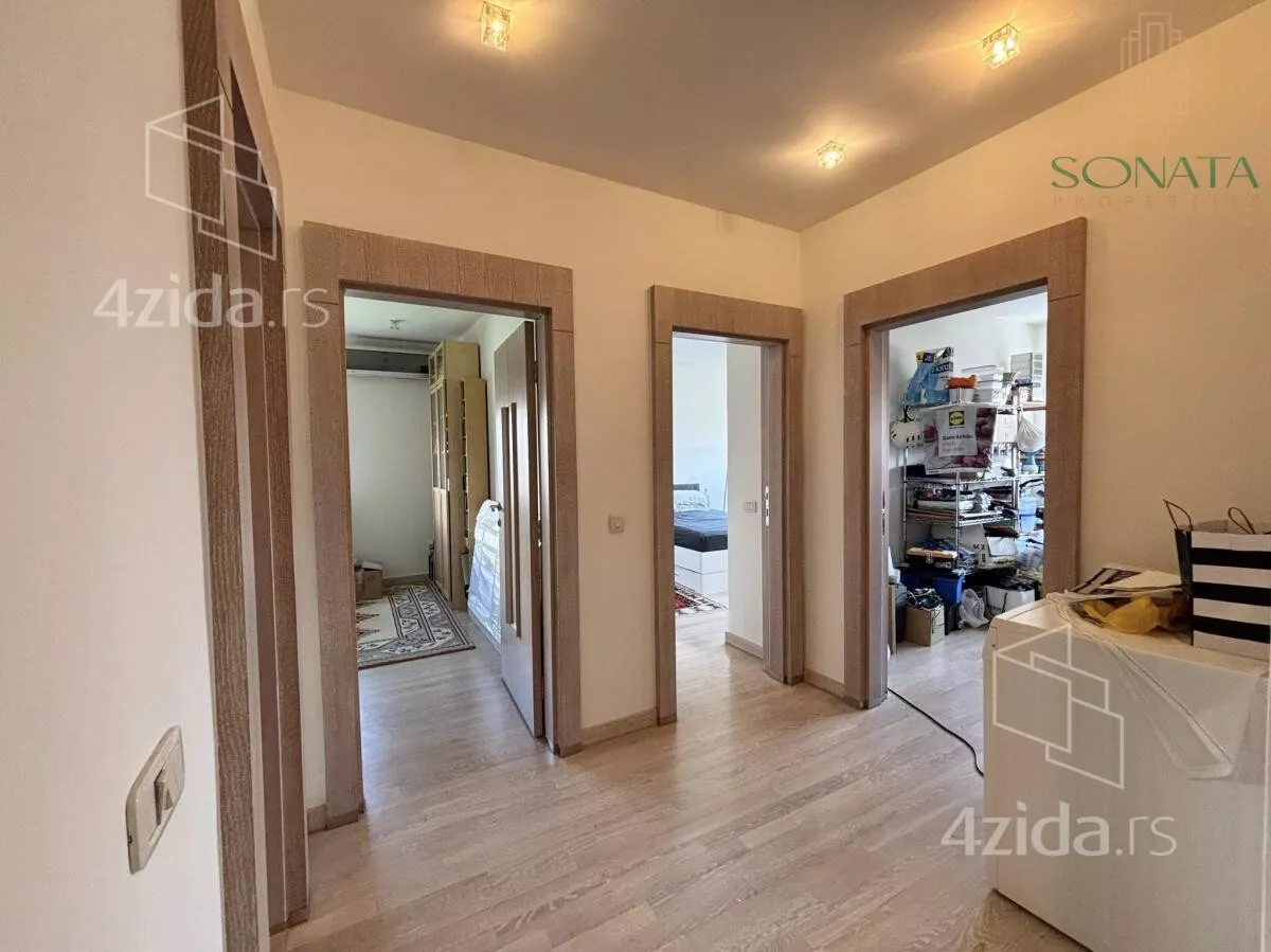 Šestosoban stan | 4zida