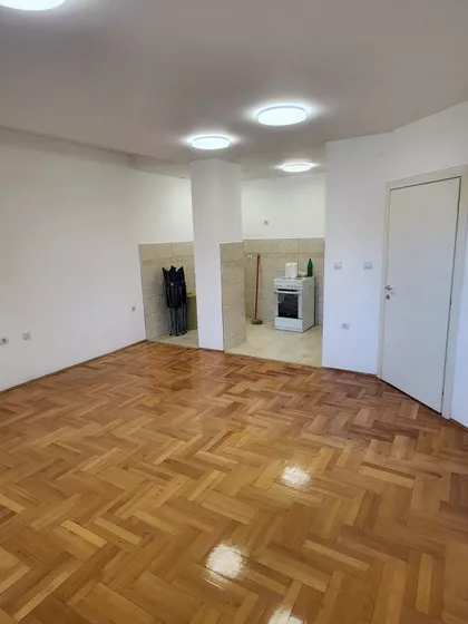 Romanijska | 4zida.rs